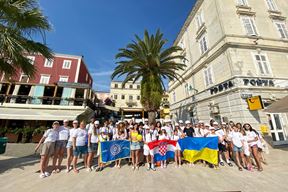 (Udruga "Hrvatska pomaže")