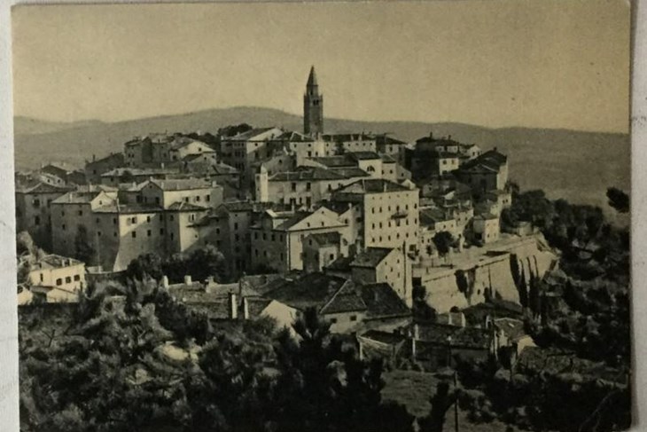 Stari grad Labin na staroj razglednici