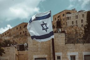 (Photo by Taylor Brandon on Unsplash)