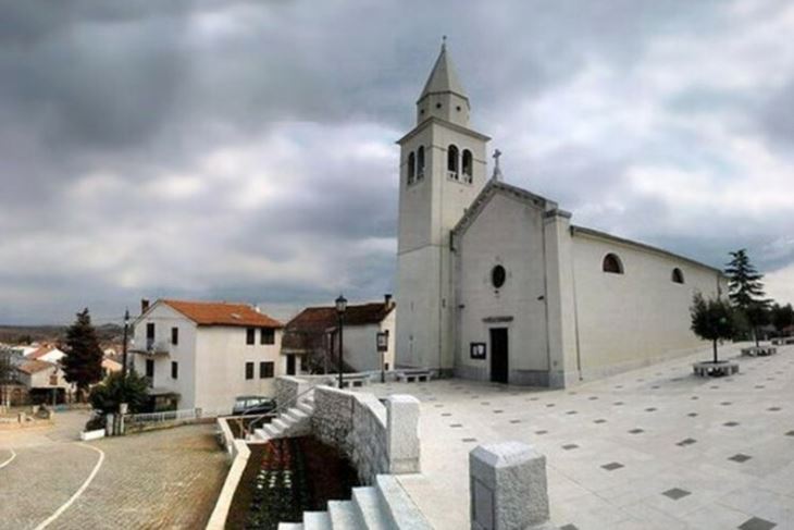 Crkva sv. Bernarda opata u Funtani 