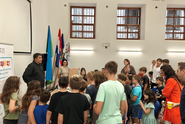 (Foto i-STEM)