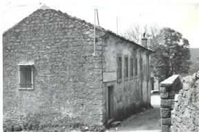 Zgrada Hrvatske pučke škole u Lanišću, fotografija iz 1971. godine