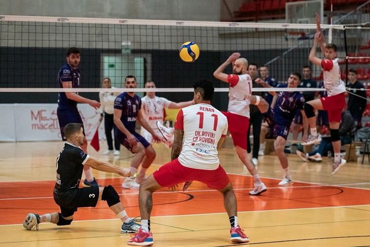 Rovinjski odbojkaši dočekuju Dinamo (Snimio Ivica Radetić)