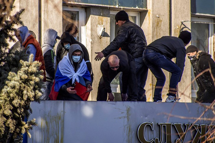 Crnogorska policija razbila mrežu ruskih plaćenika: Zaplijenjeni eksplozivi, oružje i milijuni