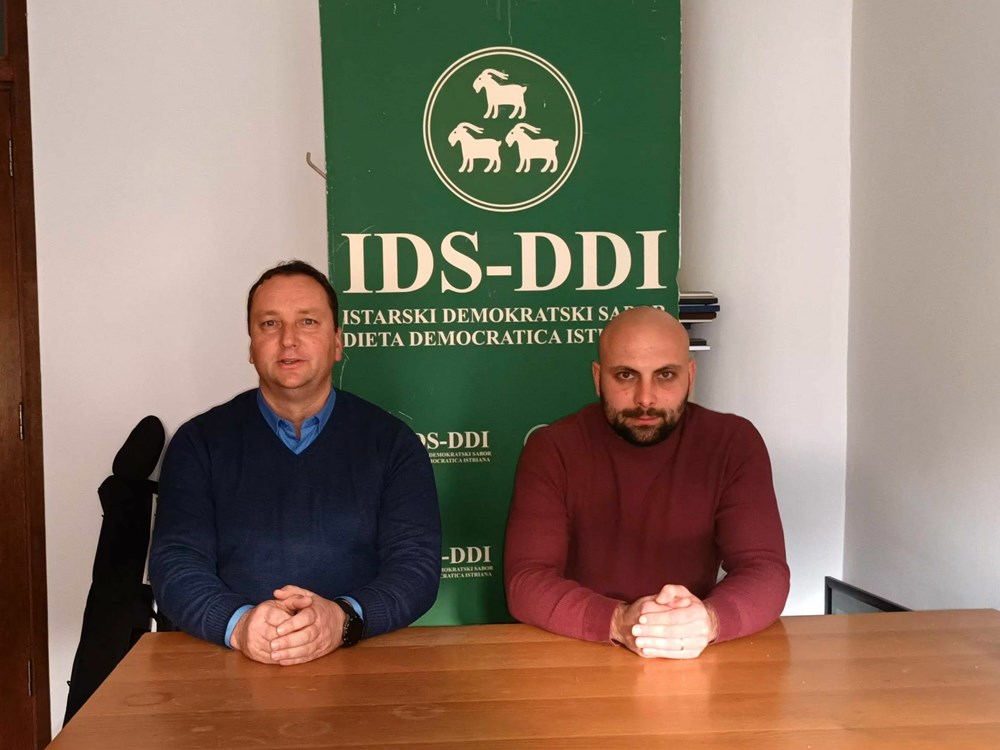 Predsjednik ZP Buzeštine Dalibor Petohleb i predsjednik IDS-a Buzet Edi Draščić (Snimila Gordana Čalić Šverko)