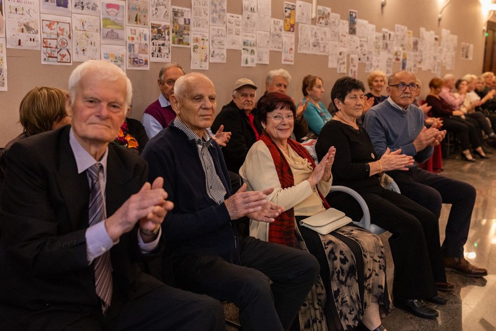 (Druženje umirovljenika)