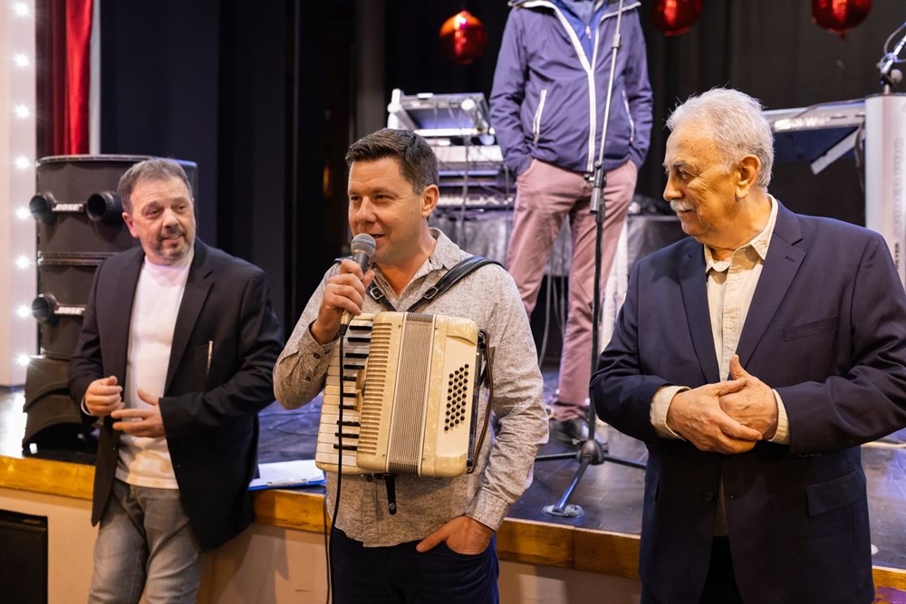 (Druženje umirovljenika)