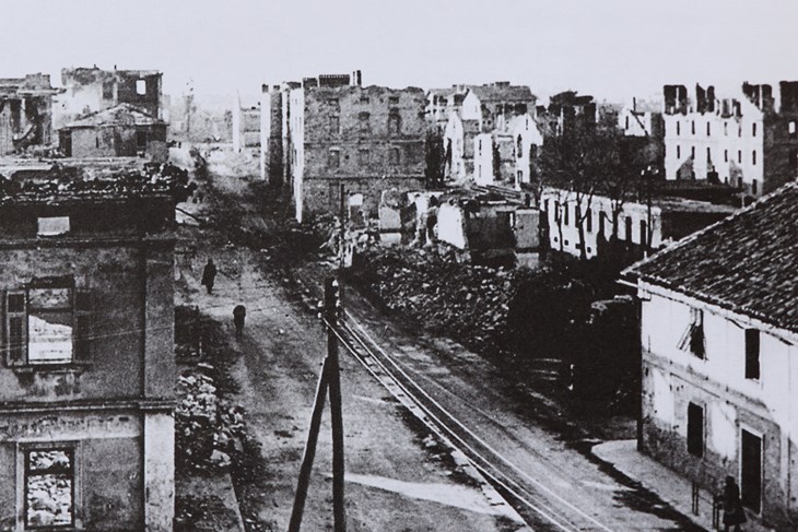 Bombama razoren kvart Sv. Polikarp (današnja Jeretova ulica)