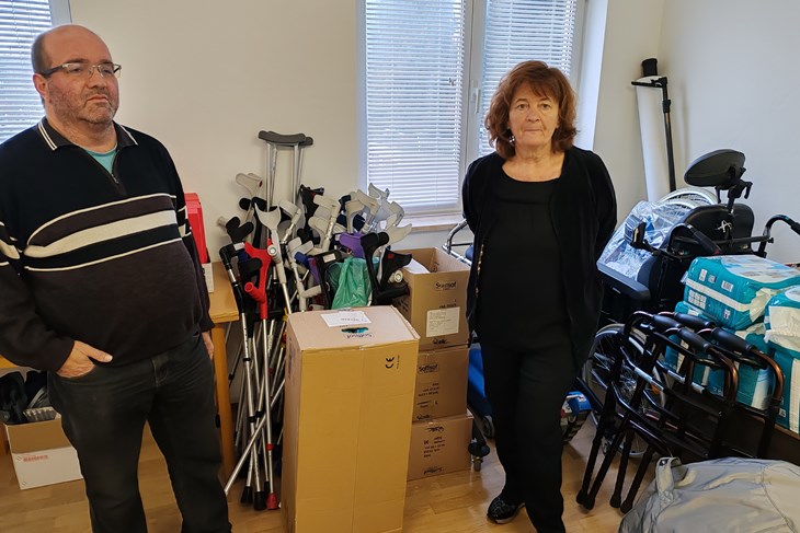 (Volonter Kristijan Juričić i tajnica Gordana Šumberac)