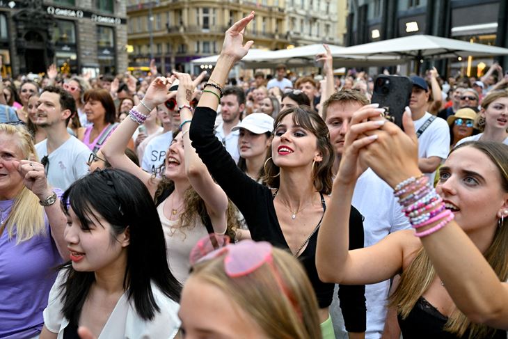 Fanovi nakon otkazanog koncerta (Reuters)