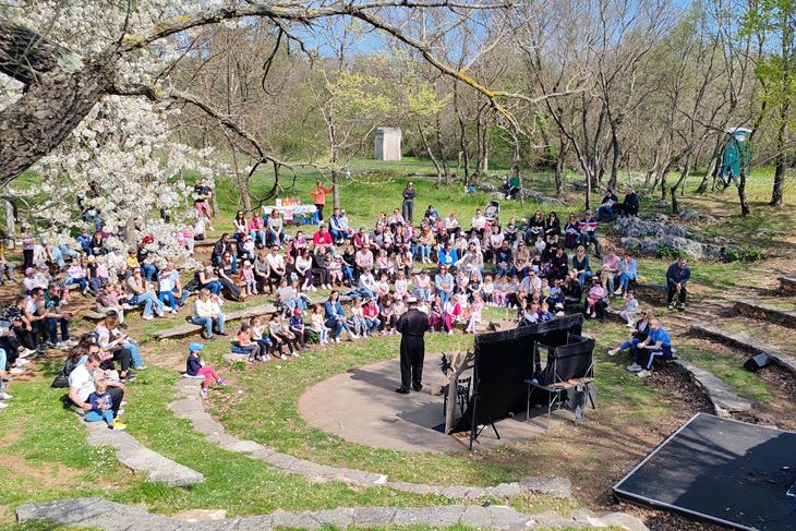 Dolac amfiteatar na Dubrovi i predstava Udruge Birikina (Snimio Branko Biočić)