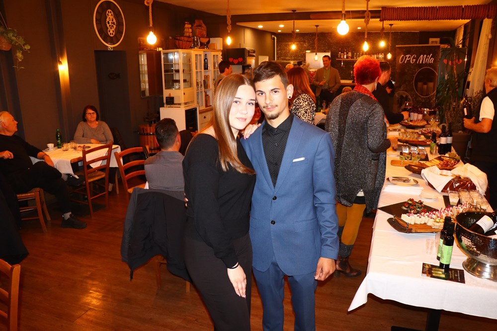 FAZANA Matteo Muskovic najmladi vinar i uljar OPG mila iz Vodnjana promocija i degustacija