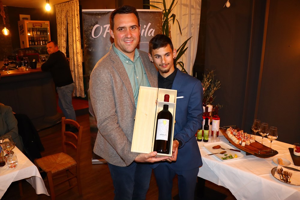 FAZANA Matteo Muskovic najmladi vinar i uljar OPG mila iz Vodnjana promocija i degustacija Igor Orlic