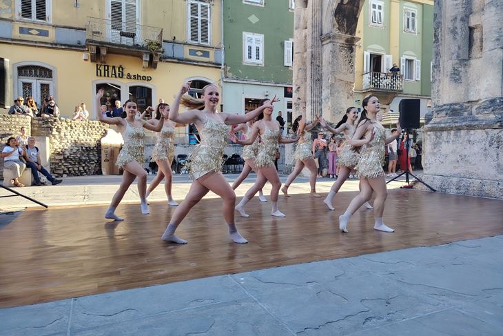 (Sense&dance)