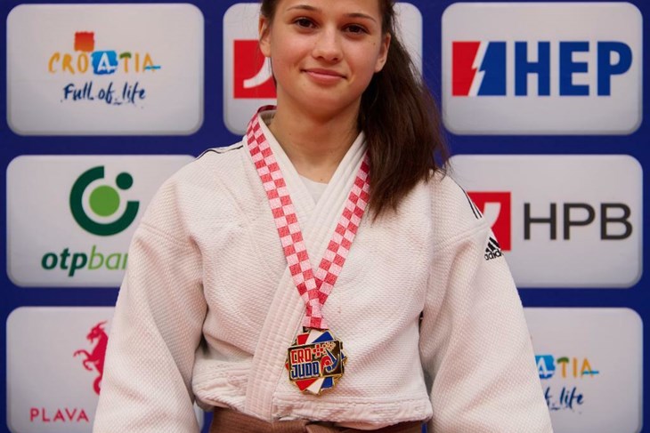 Lara Mošnja