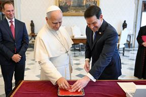 Papa Lav i Marco Rubio (Reuters)