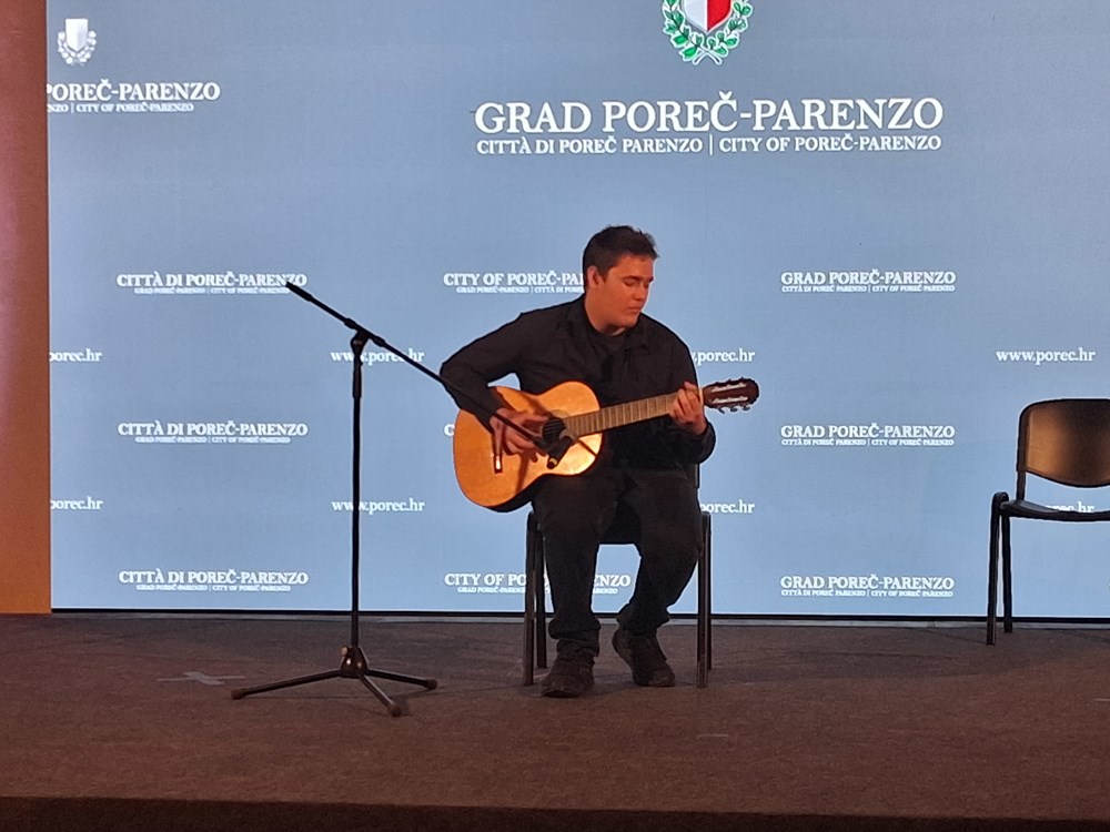 (Gradska knjižnica Poreč)