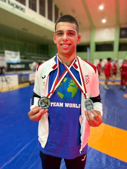 (HK Istarski Borac)