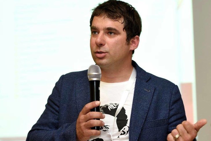 Andrea Debeljuh (Press)