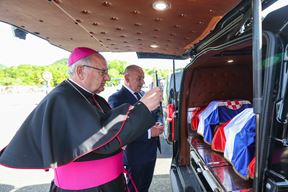 Vojni ordinarij Jure Bogdan i ministar Tomo Medved (Snimio Goran Stanzl / Pixsell)