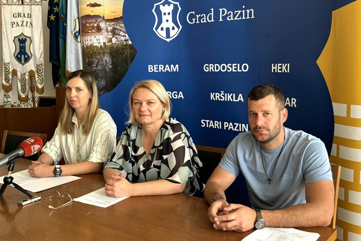 Ravnateljica vrtića "Olga Ban" Doris Velan, gradonačelnica Suzana Jašić i načelnik Karojbe Marko Lakošeljac (Snimila Gordana Čalić Šverko)