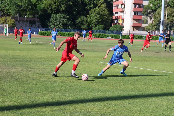 Dominik Paškvan (Grobničan), Erik Krivičić (Uljanik) (Snimio Boris Vidulin)