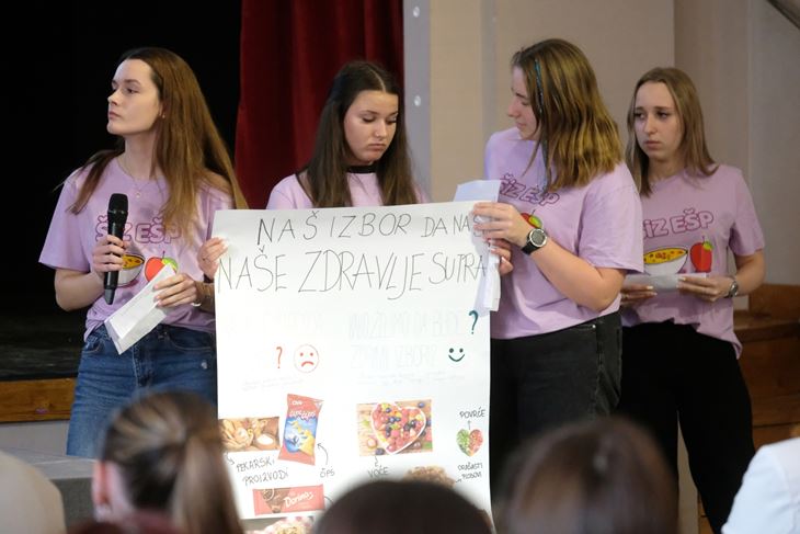 Svaka je grupa imala pet minuta za prezentaciju (Snimio Milivoj Mijošek)