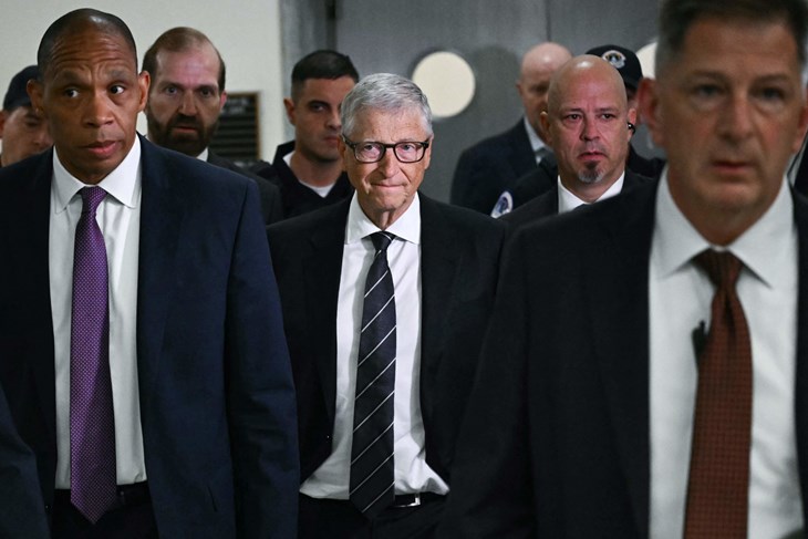Bill Gates (Photo by Kent NISHIMURA / AFP)