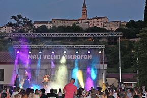Mali veliki mikrofon (Snimio Goran Prodan)