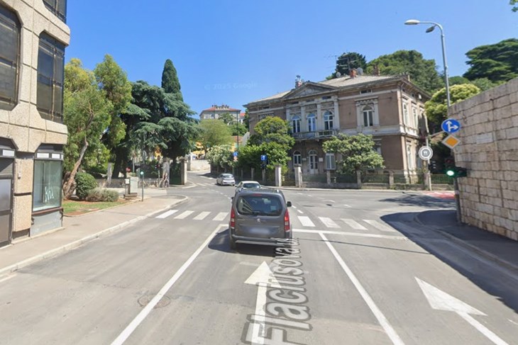 (Google Maps)