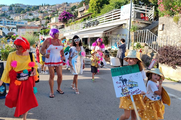 Domaćini na čelu kolone (Snimio Branko Biočić)