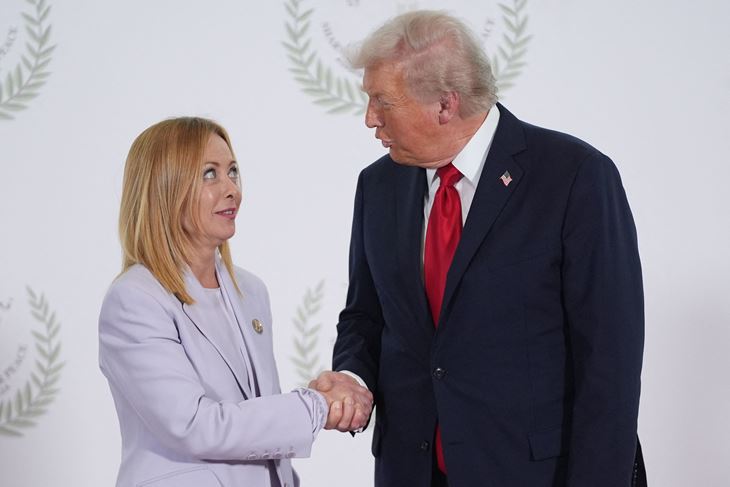 Giorgia Meloni i Donald Trump (Photo by Evan Vucci / POOL / AFP)