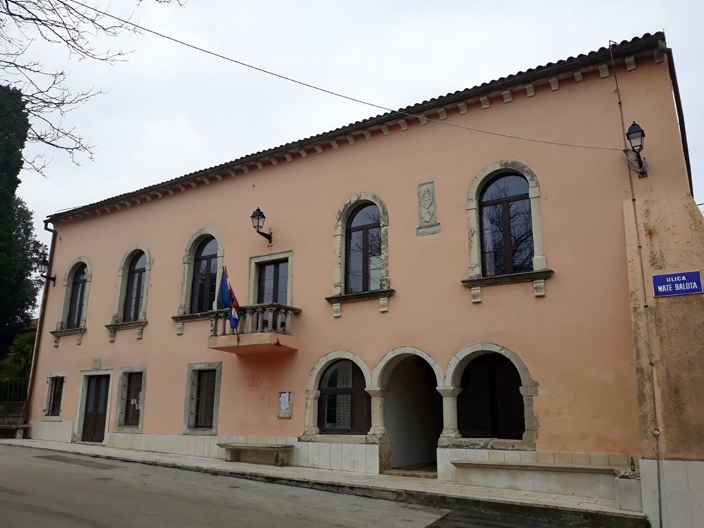 Loredanova palača u Raklju