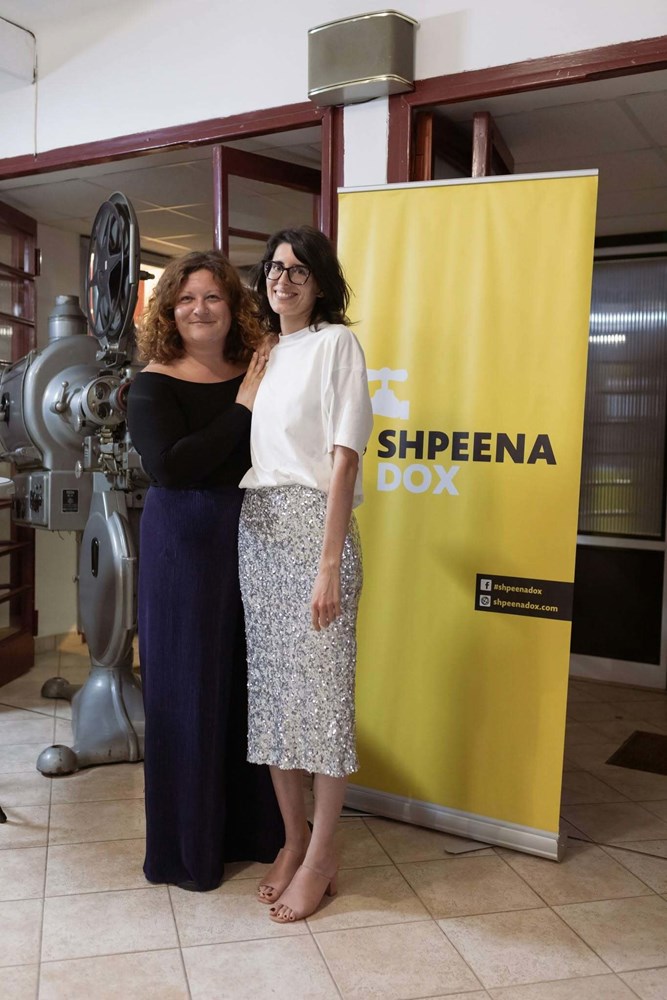 (Shpeena Dox)