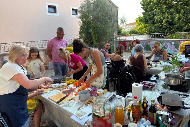 (Udruga Sakramenski / Centar Šantadur )