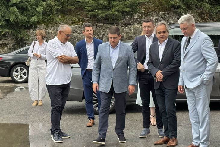 Željeznički kolodvor Lupoglav (Snimila Gordana Čalić Šverko)