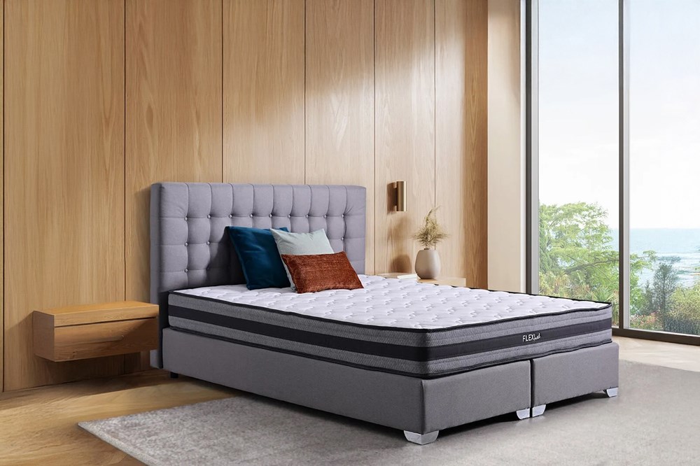(Harvey Norman)