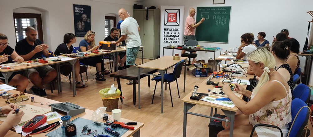 (Hrvatski savez pedagoga tehničke kulture)