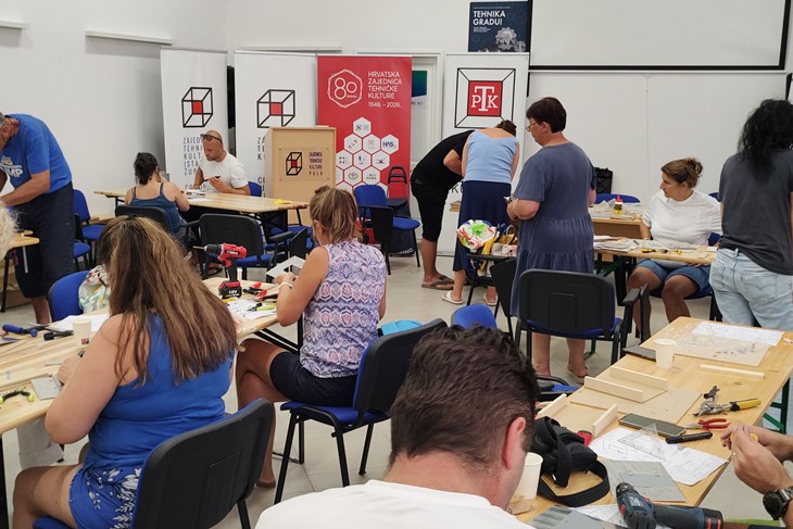 (Hrvatski savez pedagoga tehničke kulture)