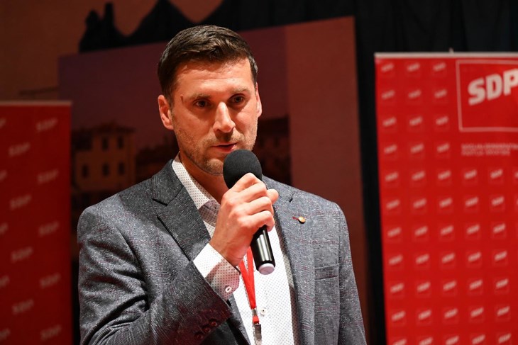(Press SDP IŽ)