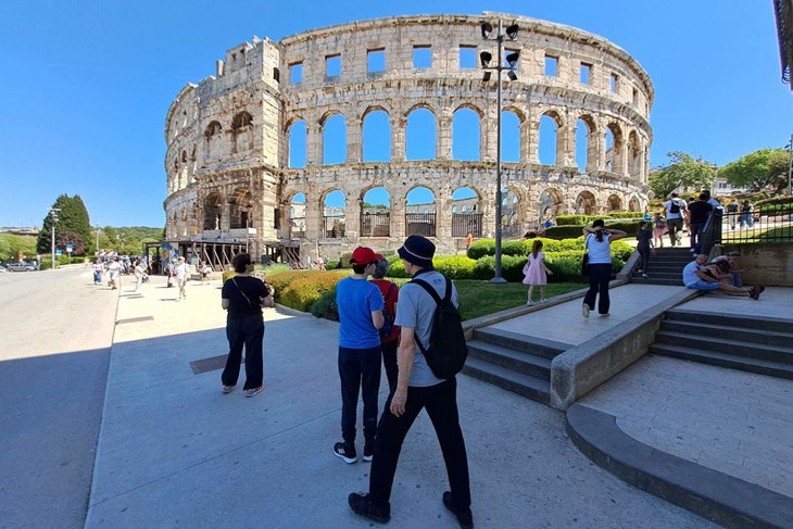 Pula, ilustracija (Snimio Zoran Oljača)