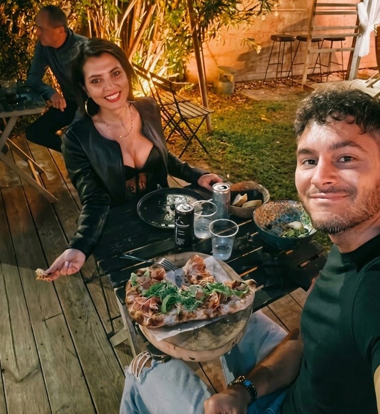 (Instagram)