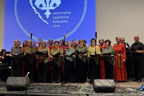 Zajednički nastup zbora "Istarske gonđe" iz Pule i "Giuseppina Martinuzzi" iz Zajednice Talijana Labin (Snimila Mateja Sponza)