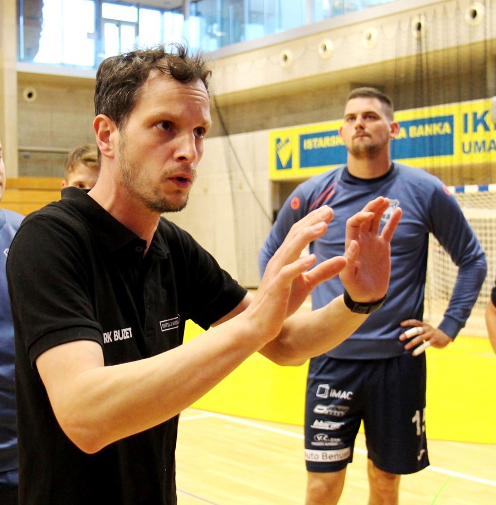 (Mijat Gavran)