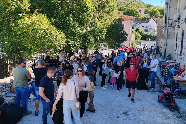 Za glazbu se pobrinuo orkestar Poco Loco (Snimio Branko Biočić)