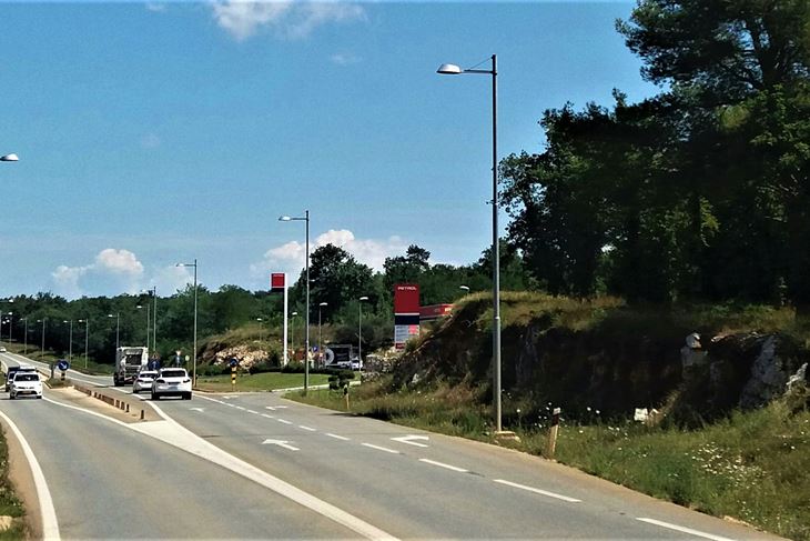 Opasna dionica zaobilaznice kod Petrola (T. KOCIJANČIĆ)