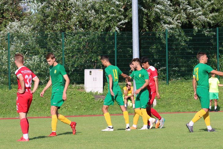 Hisa Ramadani (14) čestita strijelcu Nicolasu Blaškoviću (www.nkistra1961.hr)
