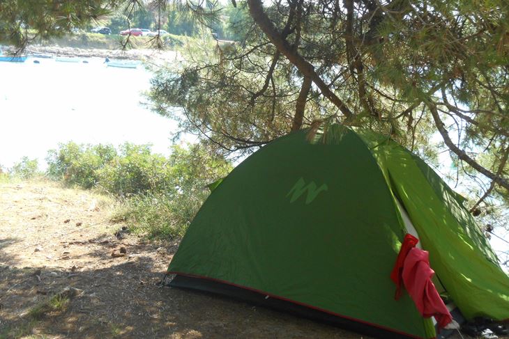 Ilegalno kampiranje na Valovinama (P. SOFTIĆ)