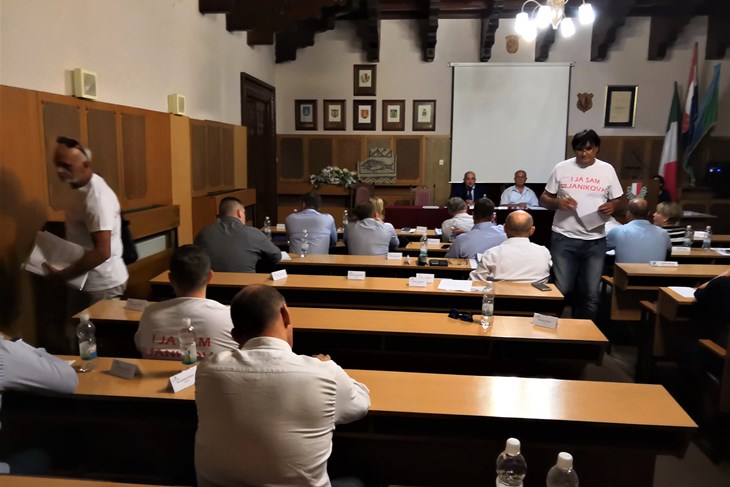 Oporbeni vijećnici napustili sjednicu (T. KOCIJANČIĆ)