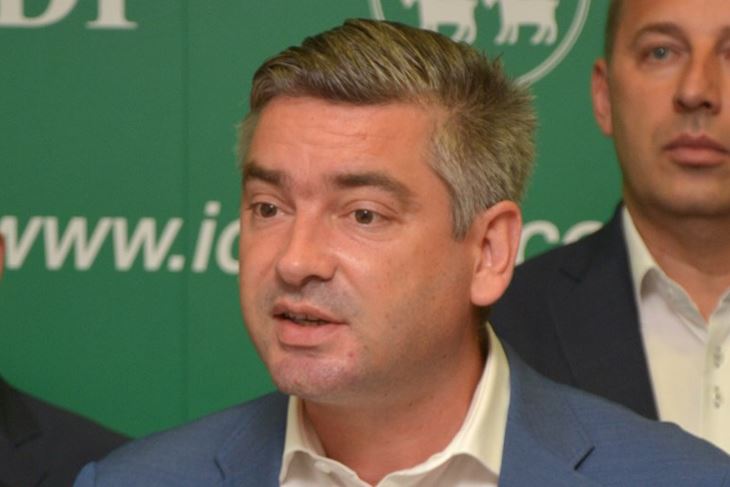 (N. LAZAREVIĆ)